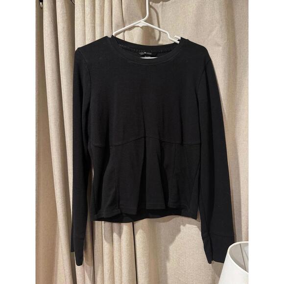 Victoria's Secret Sweaters - Victoria secret on point top